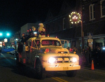 Light up Woodstock Parade